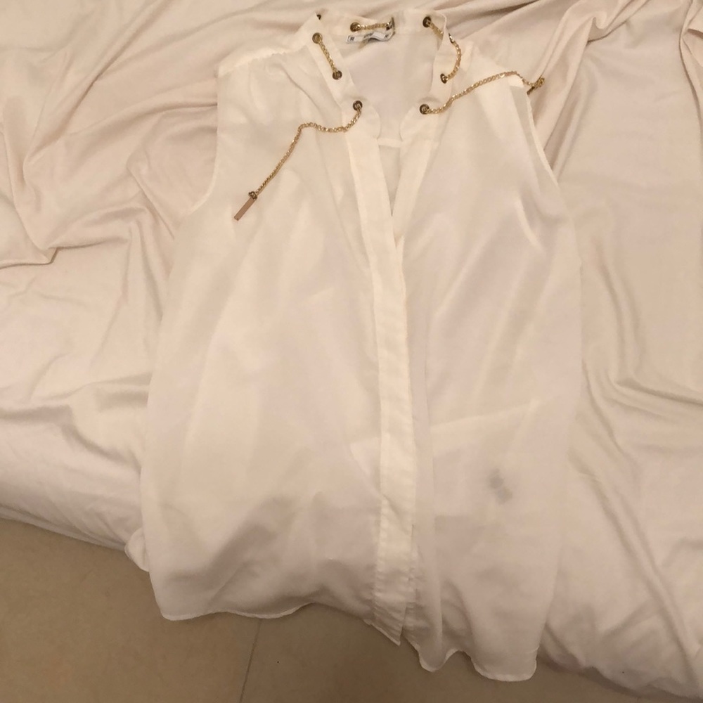 White Sleeveless Sioni Top w/ Gold Chain - Size L